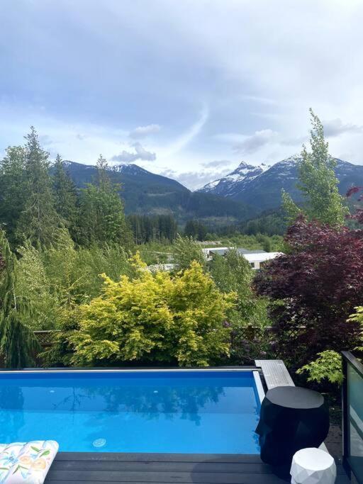 Mountain Serenity Meets Luxury Squamish Exterior foto